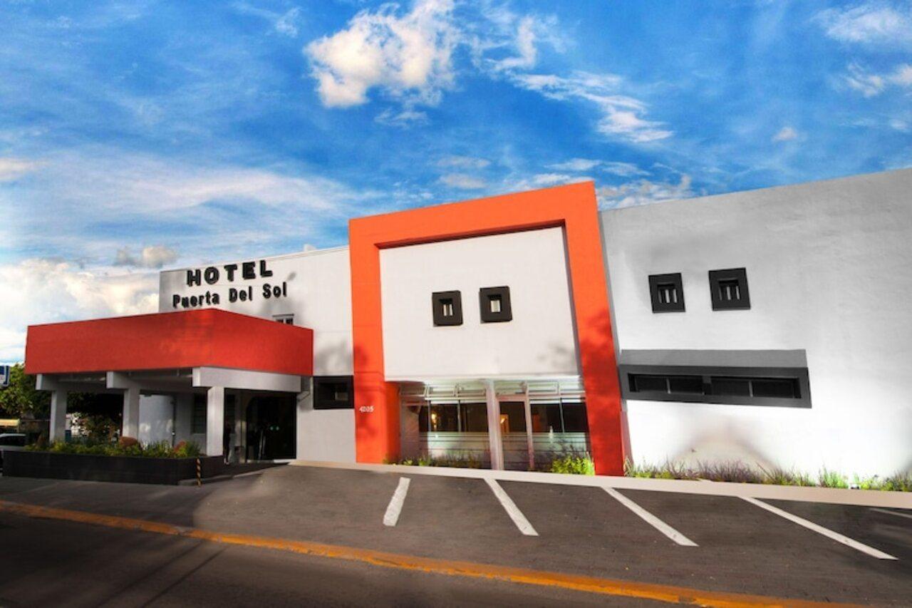 Hotel Puerta Del Sol Guadalajara Zapopan Esterno foto