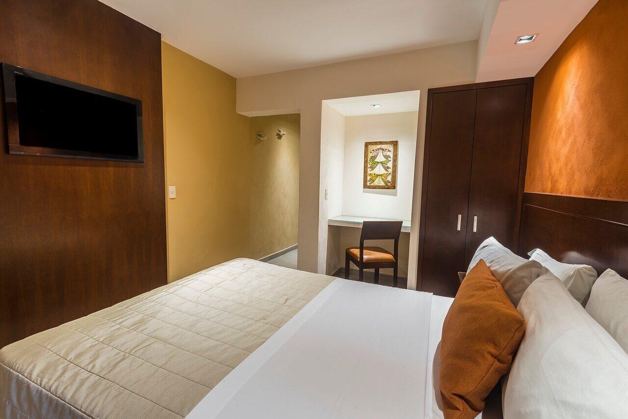 Hotel Puerta Del Sol Guadalajara Zapopan Esterno foto