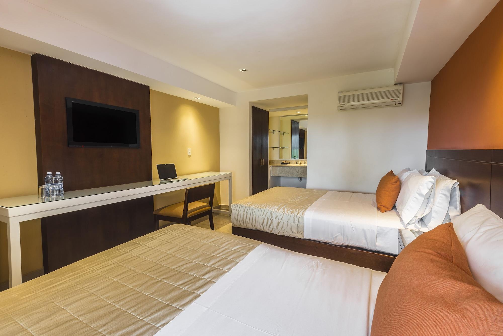 Hotel Puerta Del Sol Guadalajara Zapopan Esterno foto