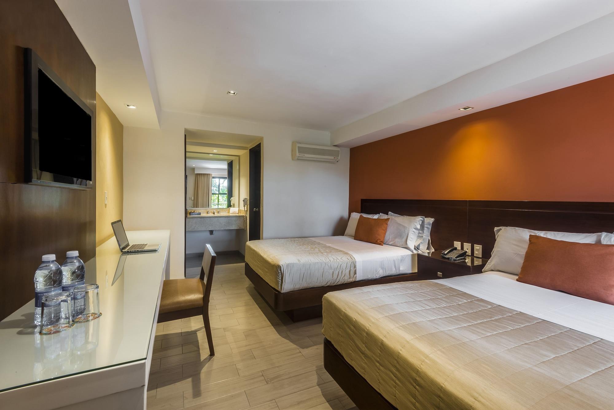 Hotel Puerta Del Sol Guadalajara Zapopan Esterno foto