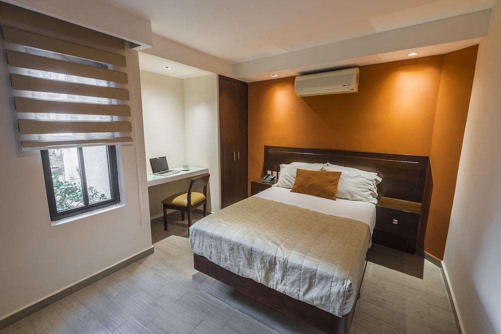 Hotel Puerta Del Sol Guadalajara Zapopan Esterno foto