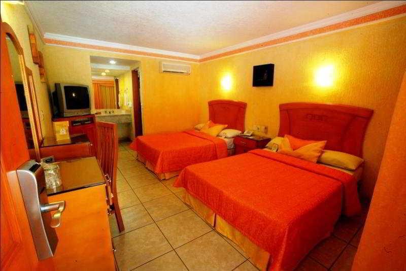 Hotel Puerta Del Sol Guadalajara Zapopan Camera foto