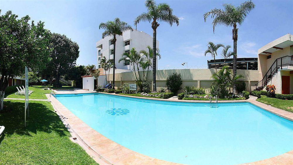 Hotel Puerta Del Sol Guadalajara Zapopan Esterno foto