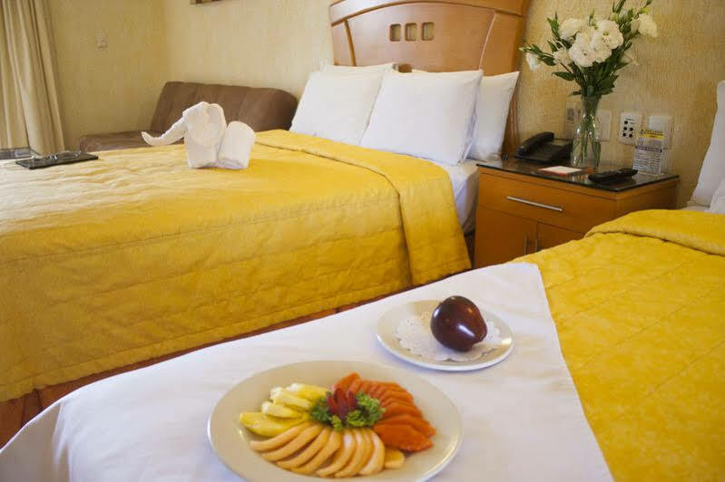Hotel Puerta Del Sol Guadalajara Zapopan Esterno foto